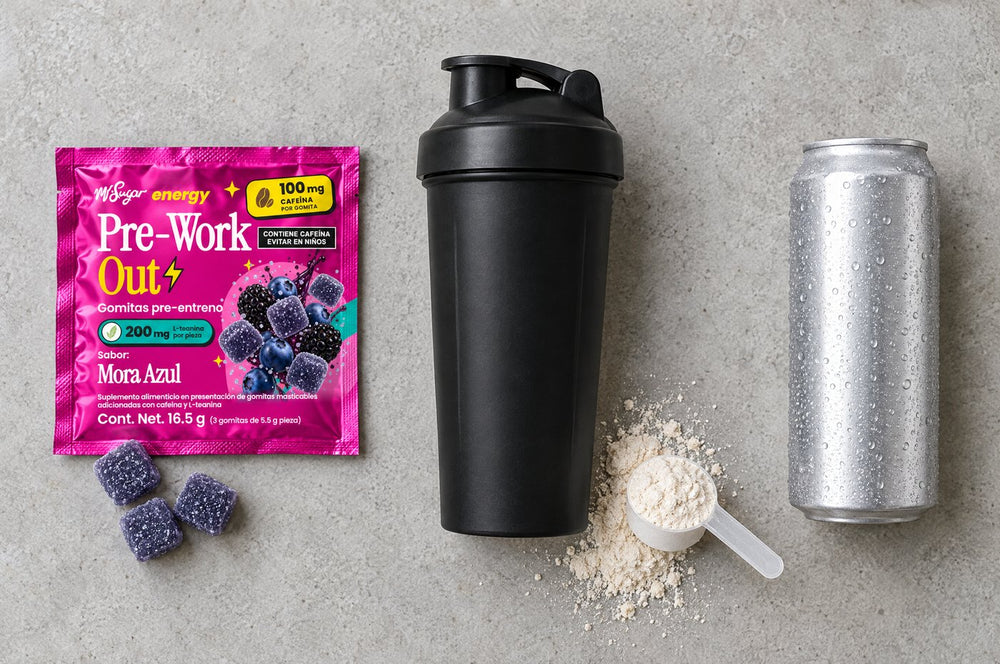 Sobre Pre-Work Out junto a un shaker y una lata sin marca